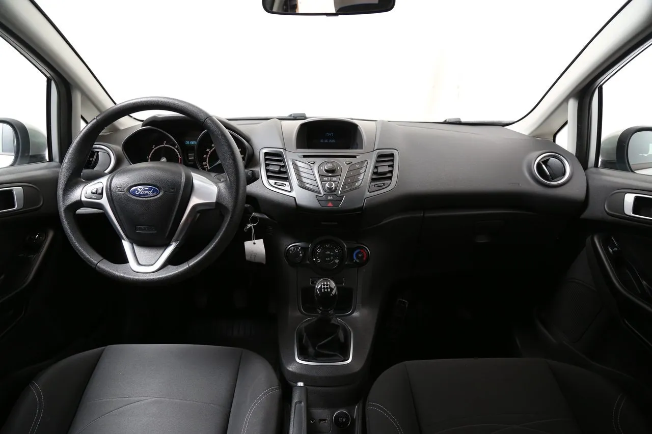 Vehicle image 16