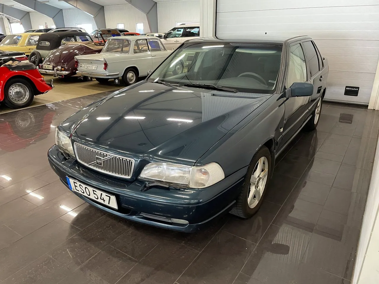 Vehicle image 5