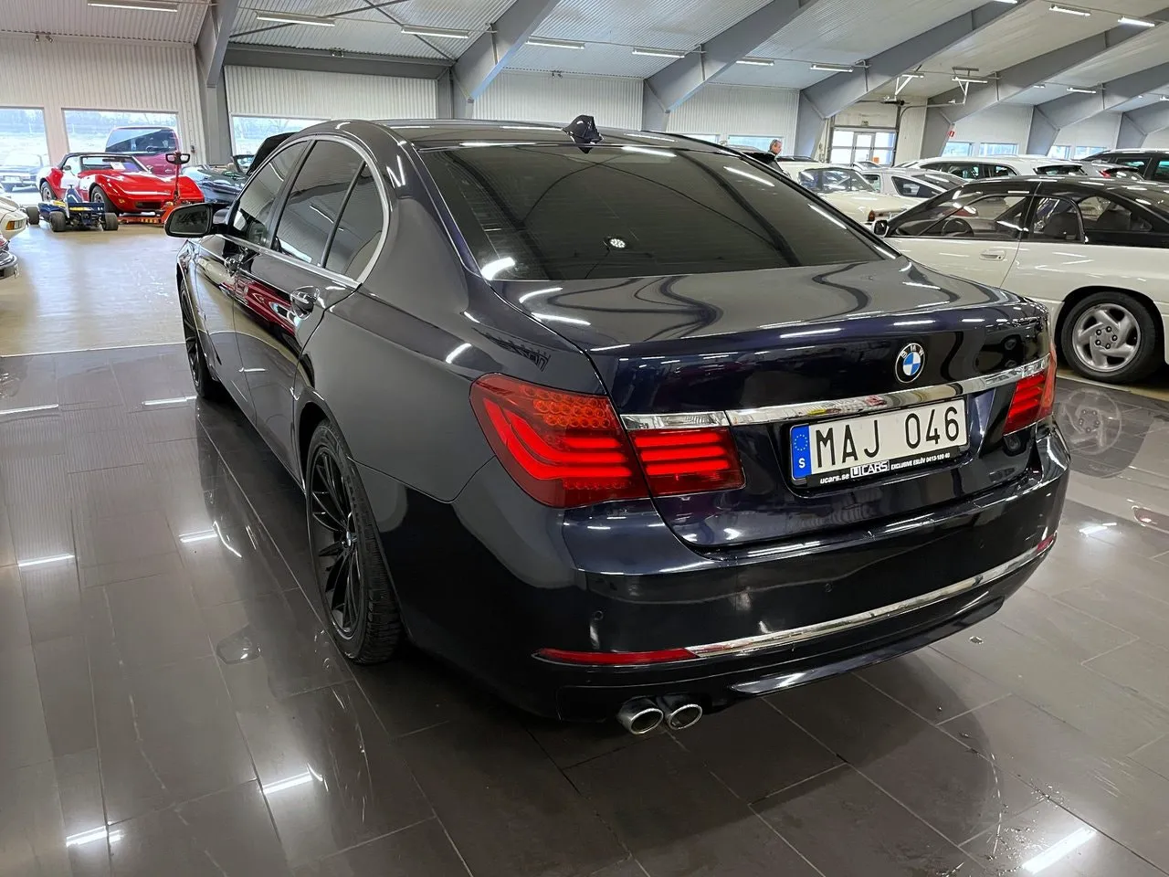 Vehicle image 4