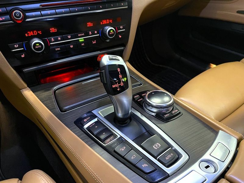 BMW 730 bild 14