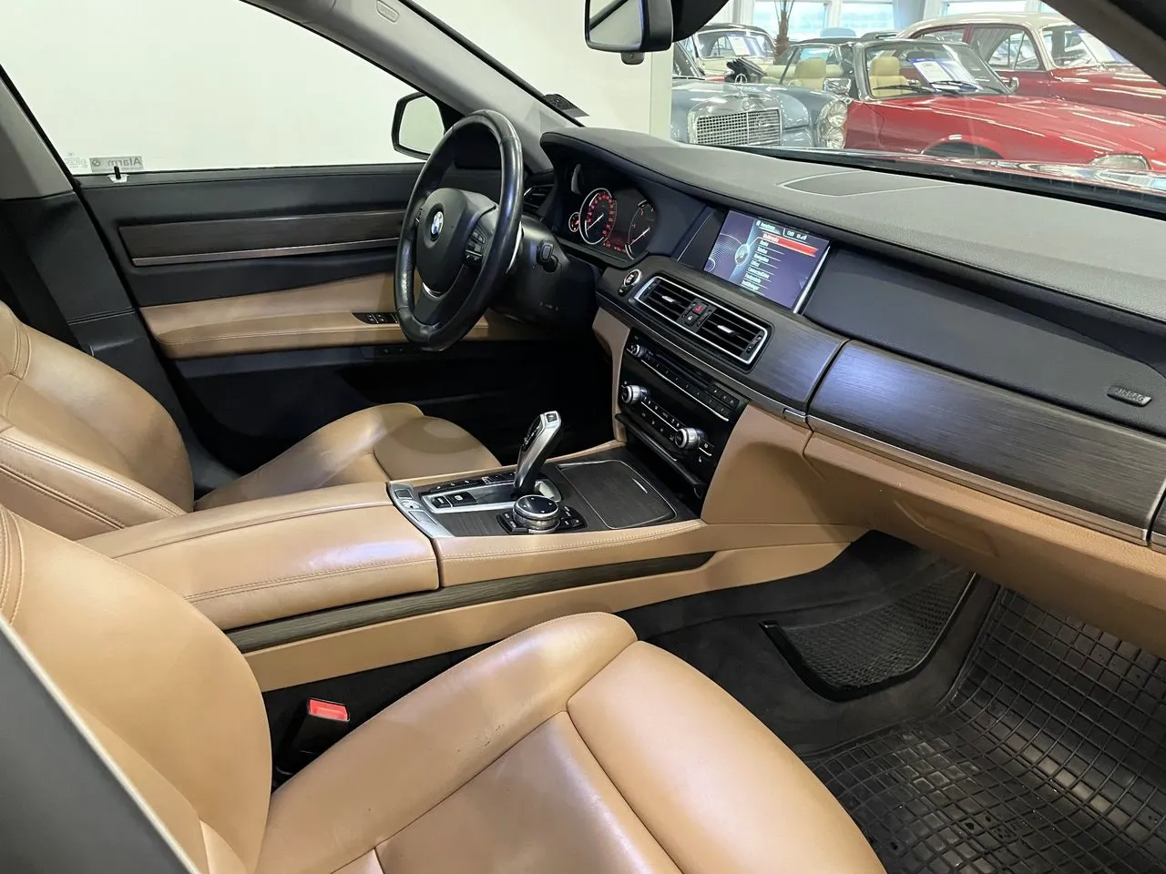 Vehicle image 18