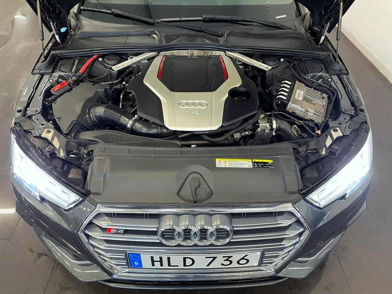 Vehicle image 20