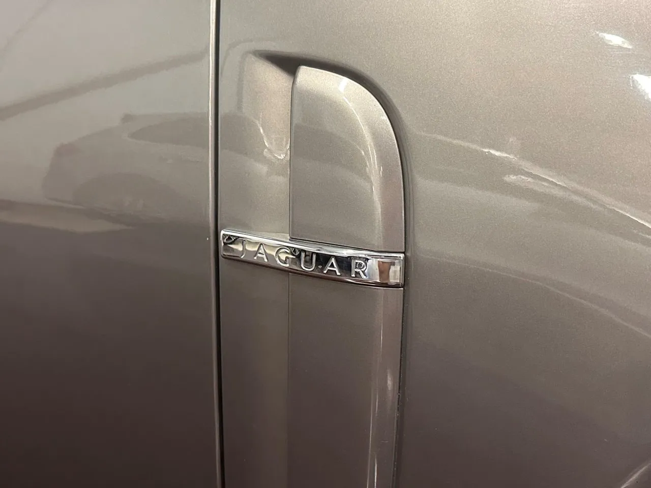 Vehicle image 34