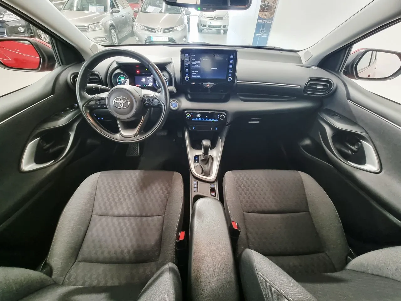 Vehicle image 9