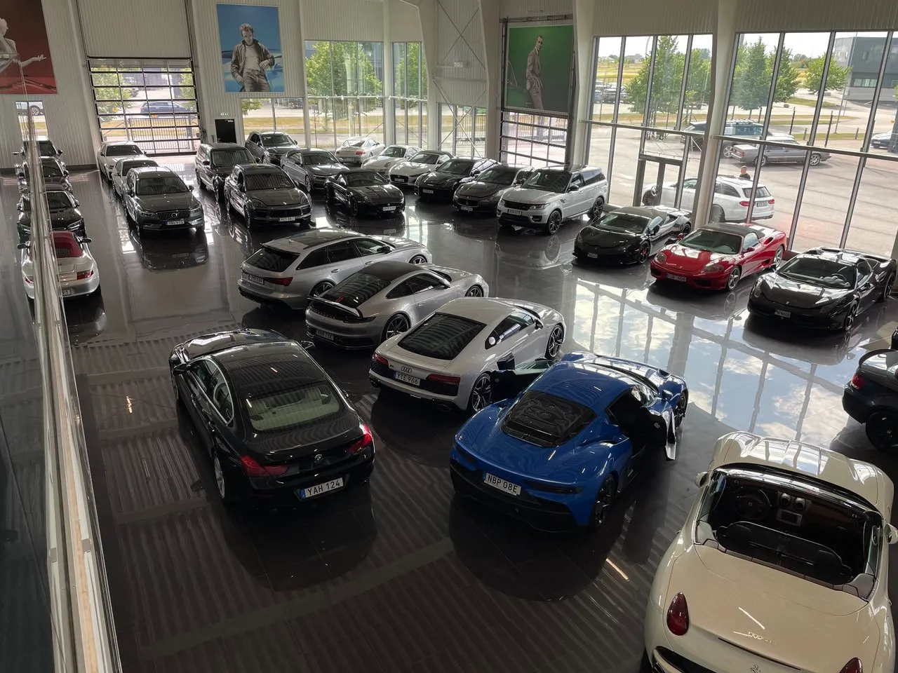 Vehicle image 6