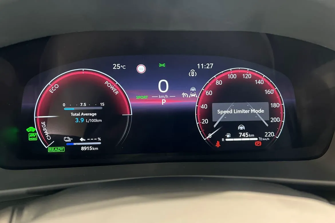 Vehicle image 15