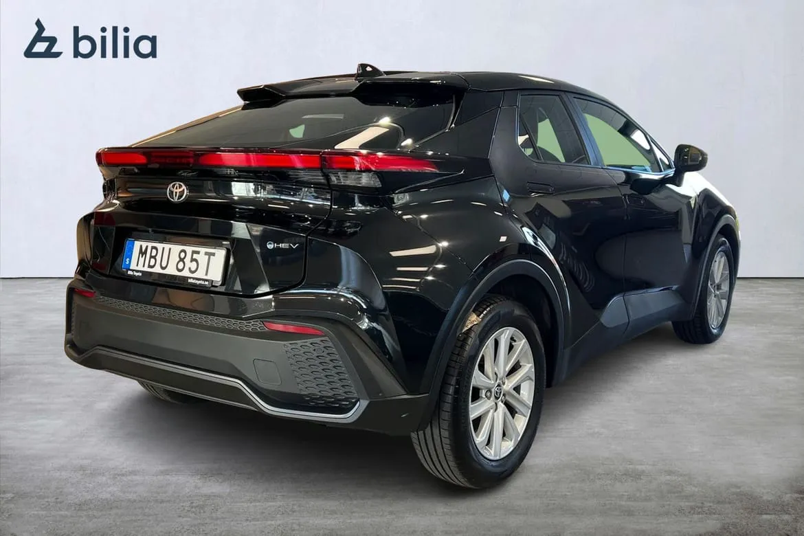 Vehicle image 18