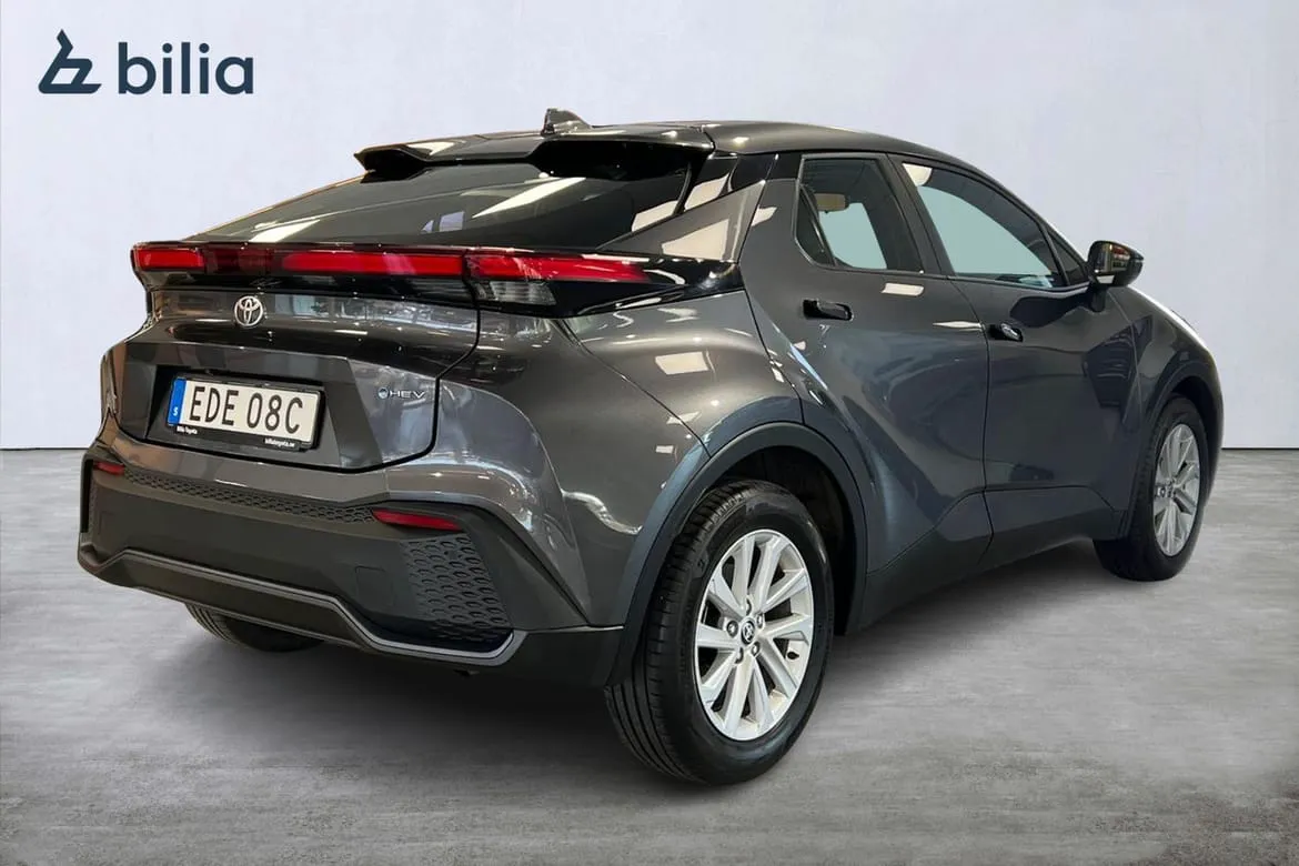 Vehicle image 18