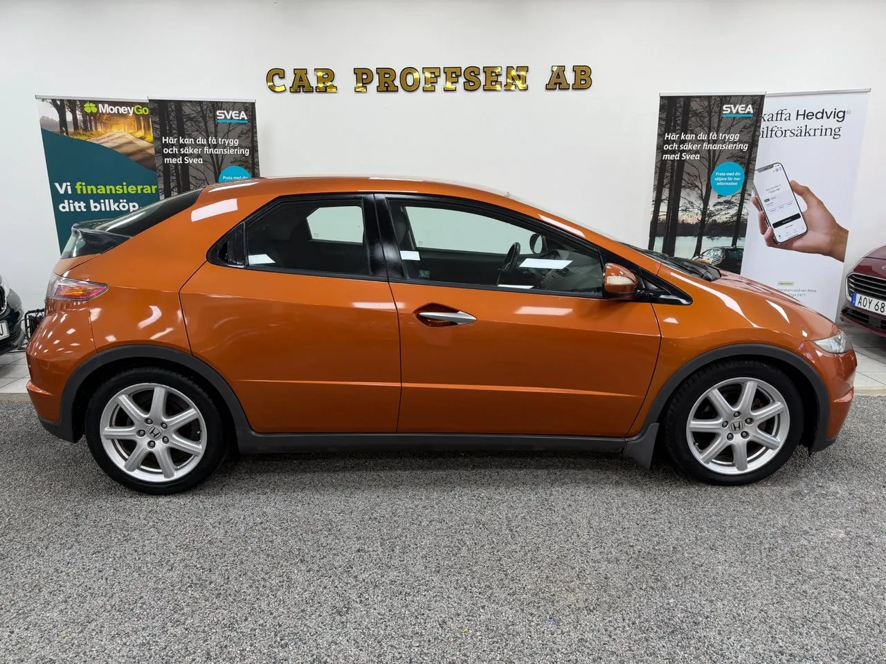 Vehicle image 4