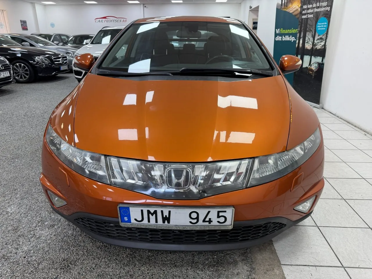 Vehicle image 15