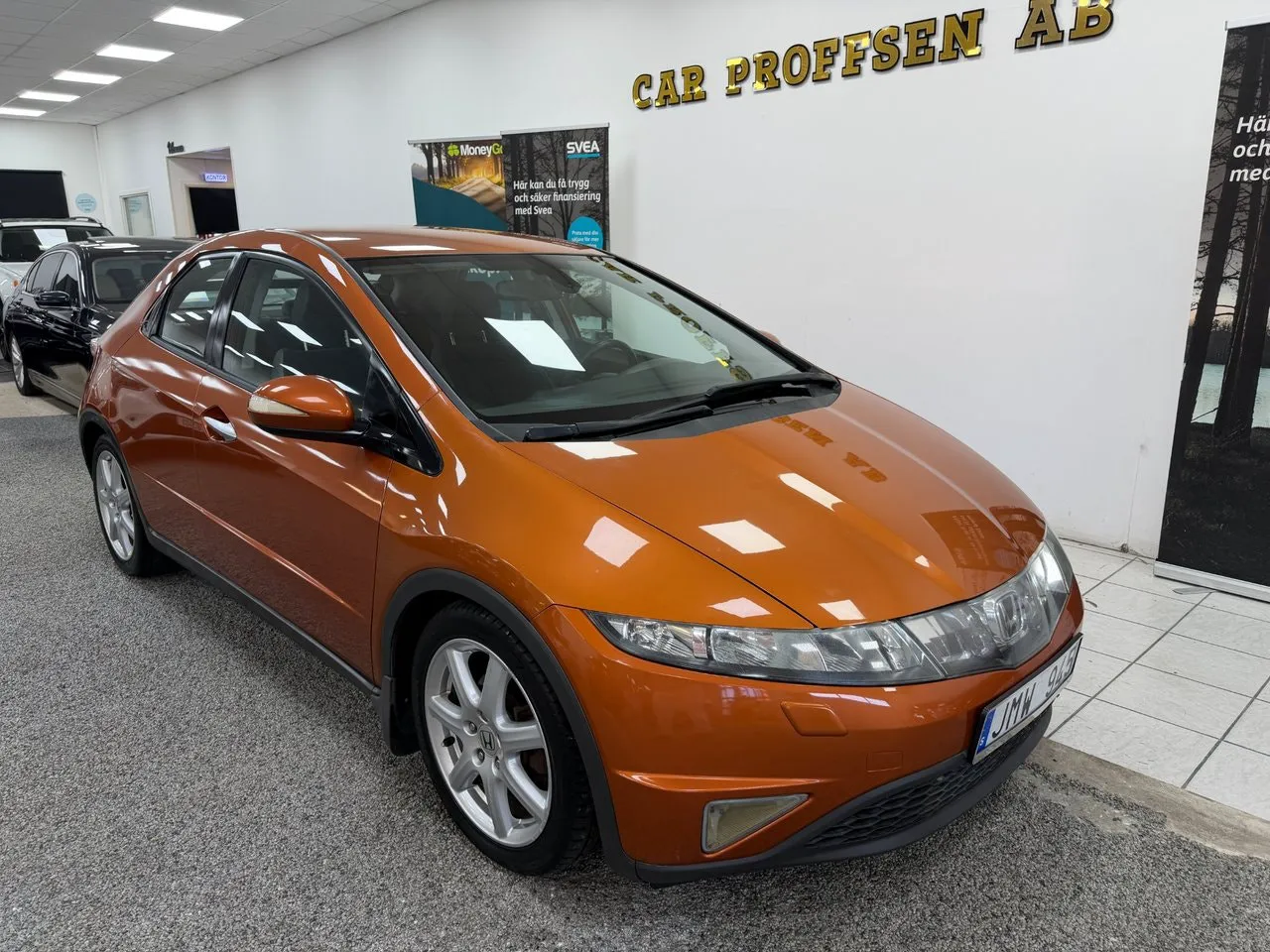 Vehicle image 17
