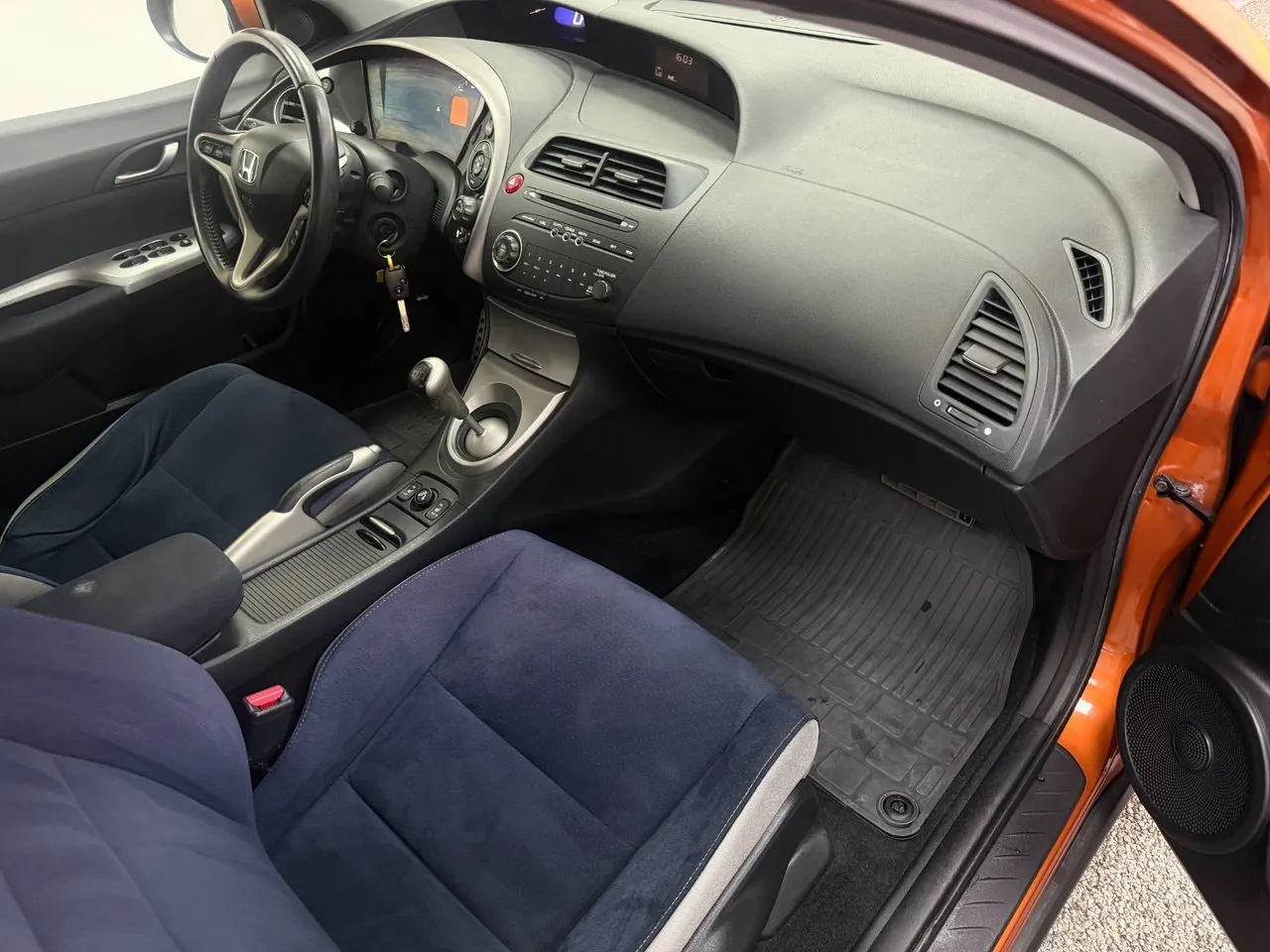 Vehicle image 8