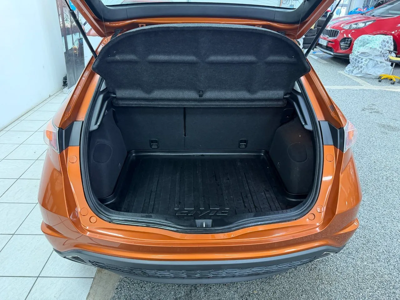 Vehicle image 14