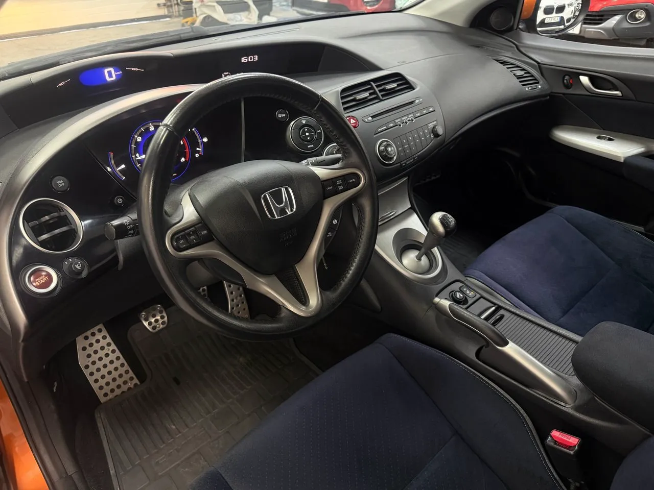 Vehicle image 6