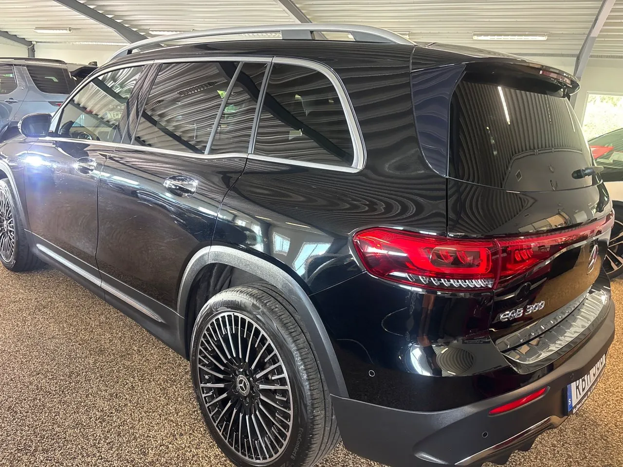 Vehicle image 7