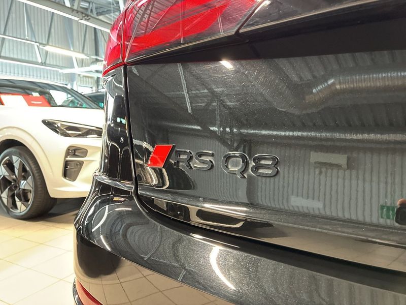 Audi RSQ8 bild 19
