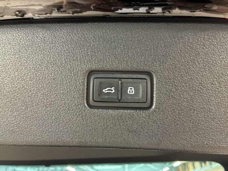 Audi RSQ8 bild 31