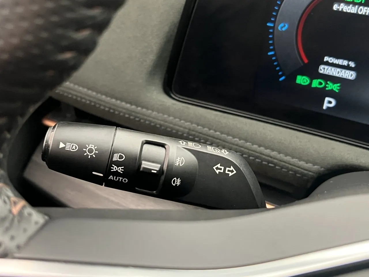 Vehicle image 32