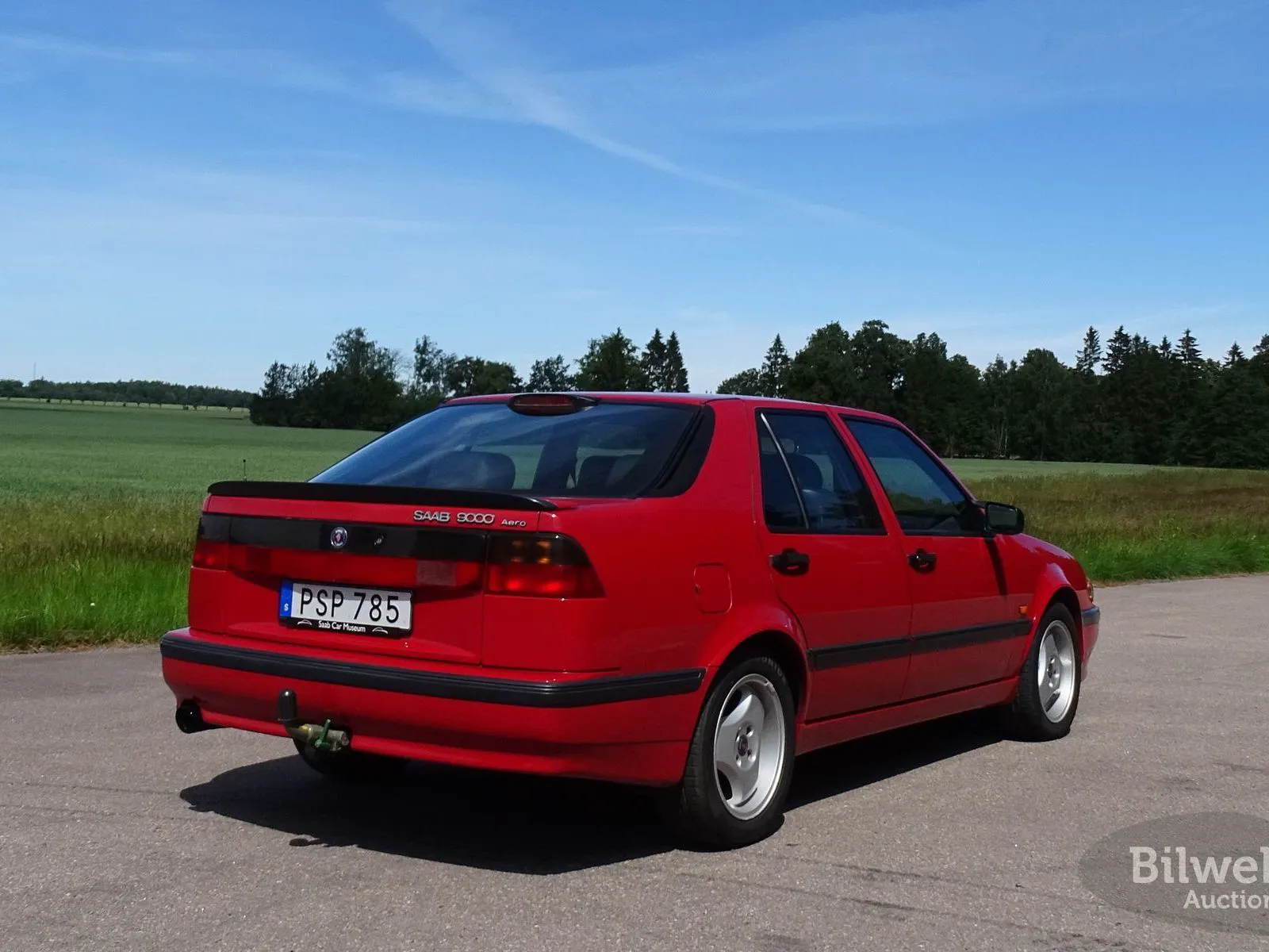 Vehicle image 32