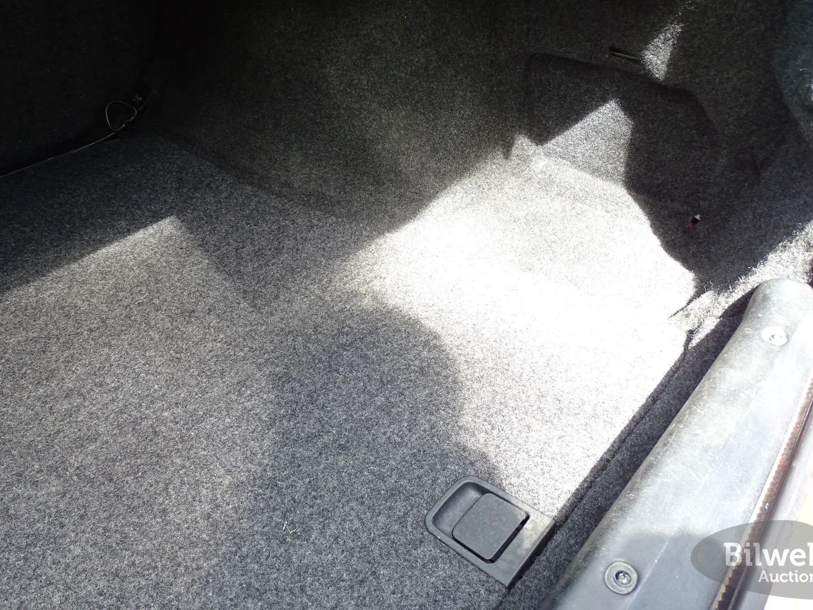Vehicle image 77