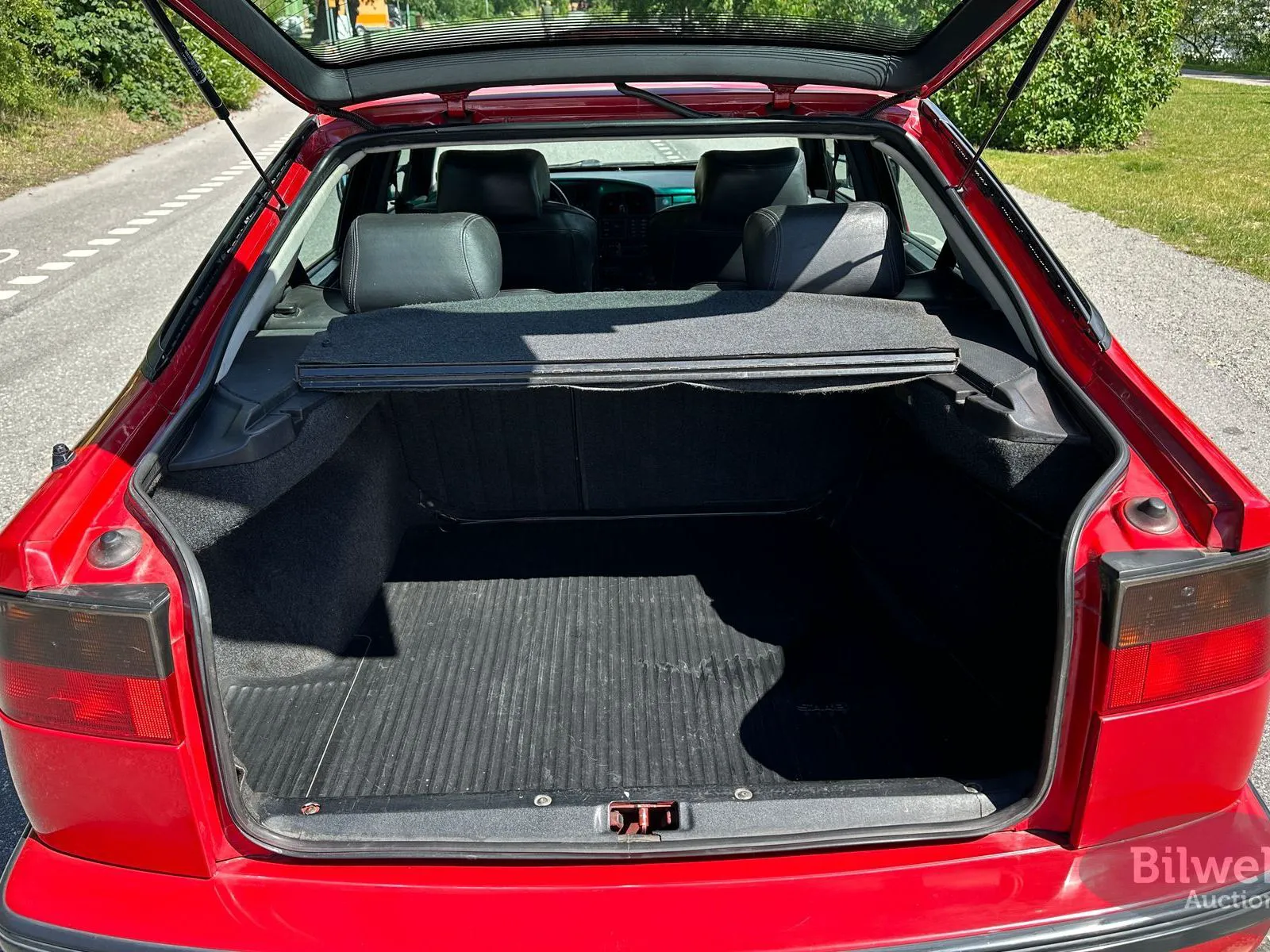 Vehicle image 28