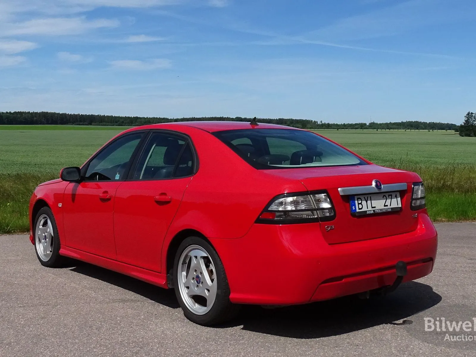Vehicle image 32