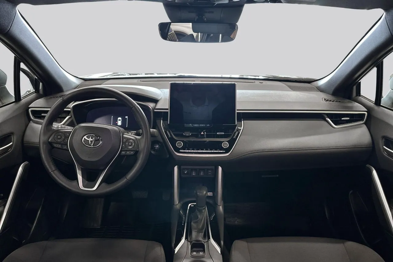 Vehicle image 6