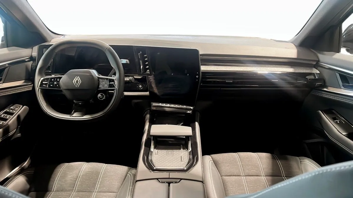 Vehicle image 6