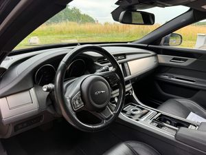 Jaguar XF bild 8