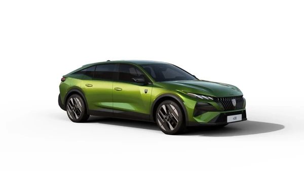 Peugeot 408 GT Exclusive Hybrid 145Hk Automat/Matrix LED/Backkamera - 2026