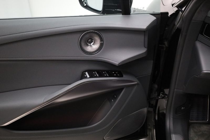 Lotus Eletre bild 26