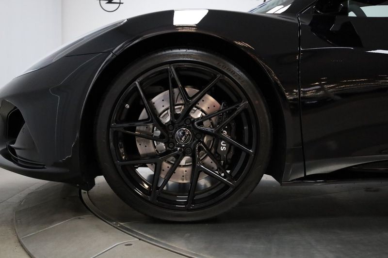 Lotus Emira bild 14