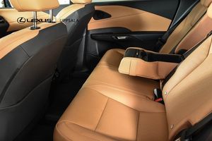 Lexus RX bild 7