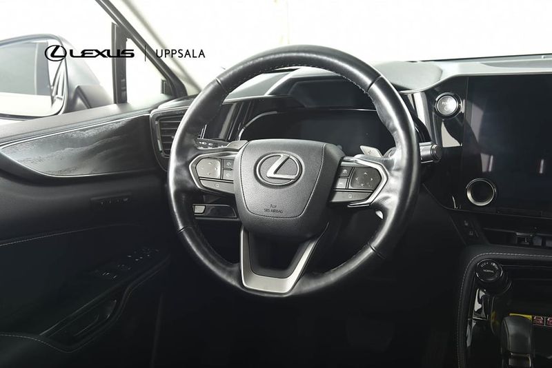 Lexus NX bild 9