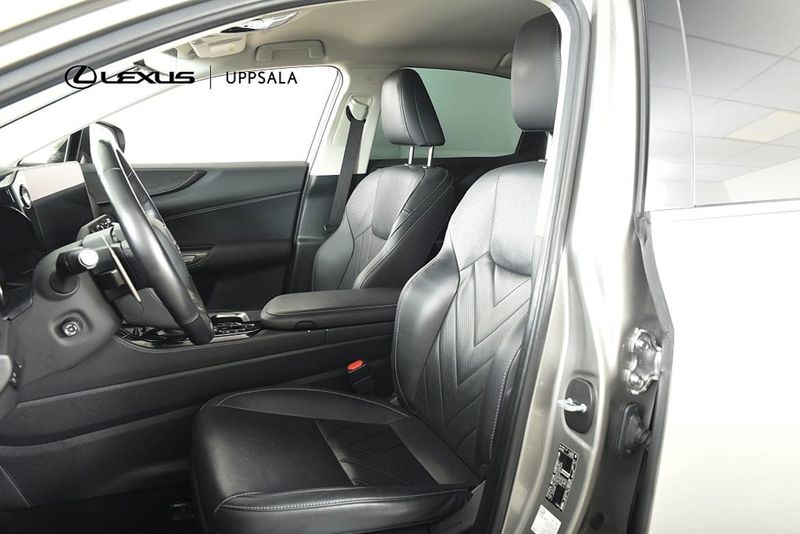Lexus NX bild 6
