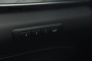 Lexus NX bild 13