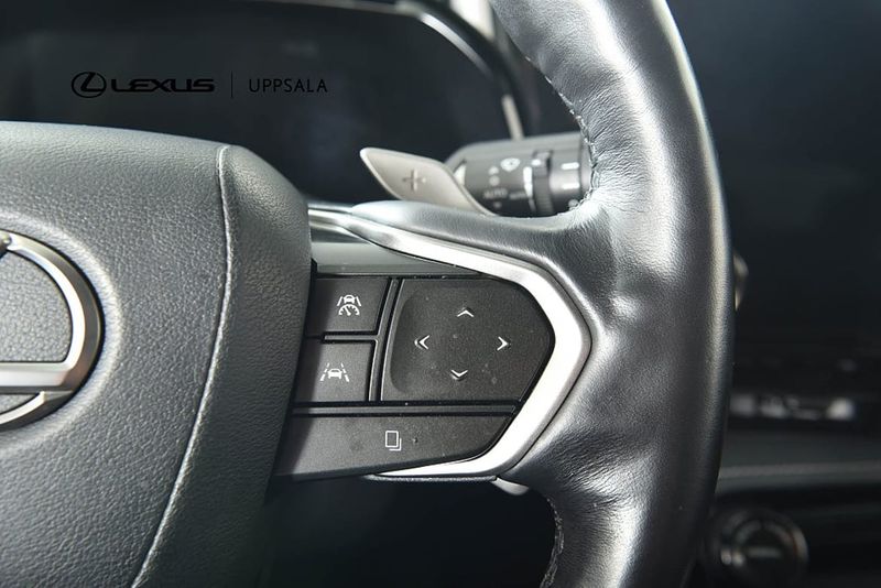 Lexus NX bild 16