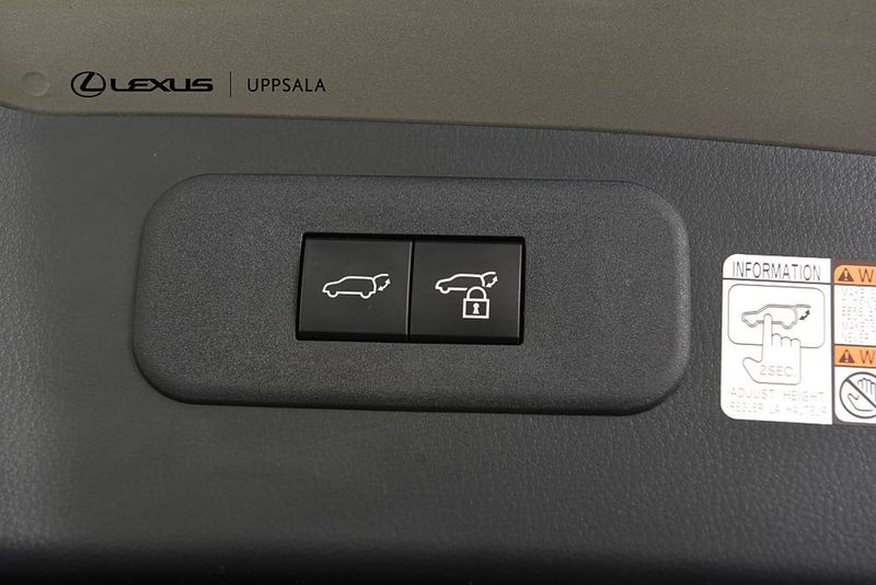 Lexus NX bild 11