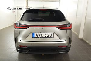 Lexus NX bild 4