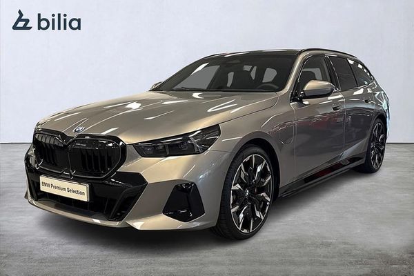 BMW 530 e xDrive Touring M-sport Pro | DEMO | Panorama |Drag |H&K - 2026