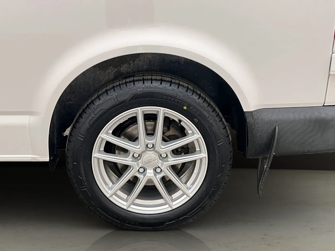 Vehicle image 31