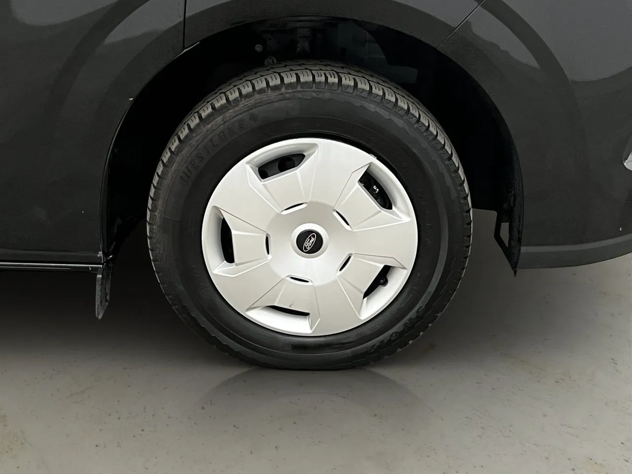 Vehicle image 33