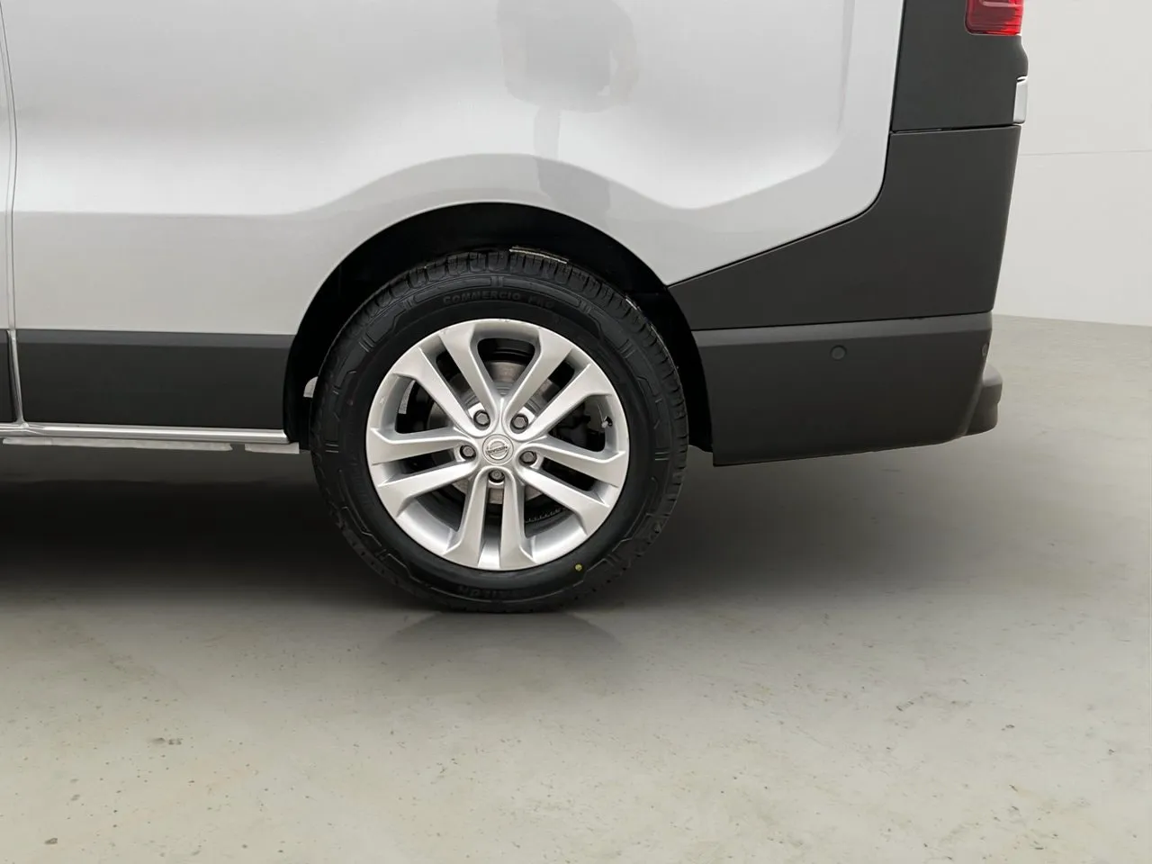 Vehicle image 33