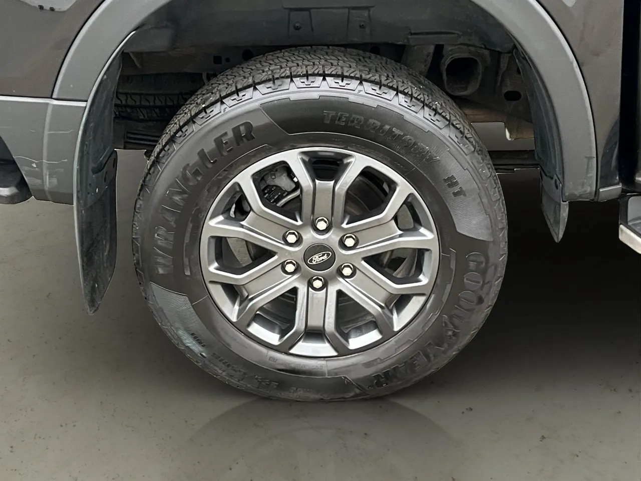 Vehicle image 33