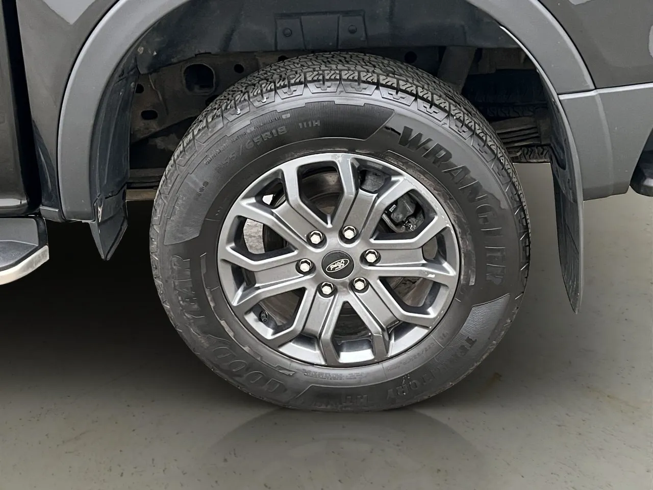 Vehicle image 32