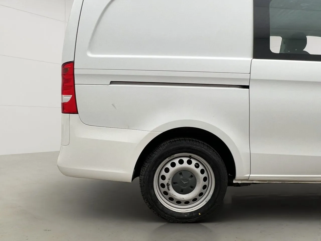 Vehicle image 29