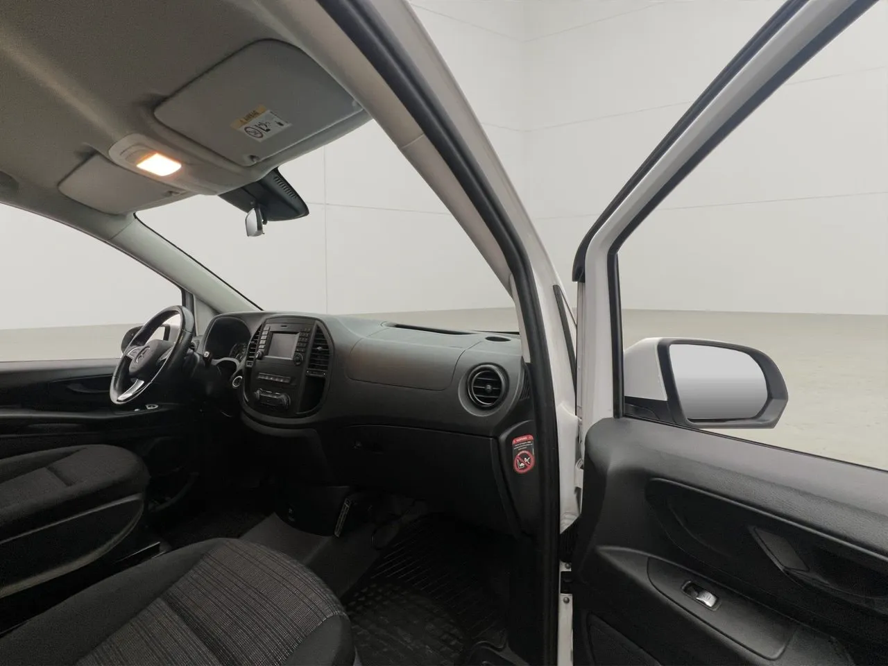 Vehicle image 26