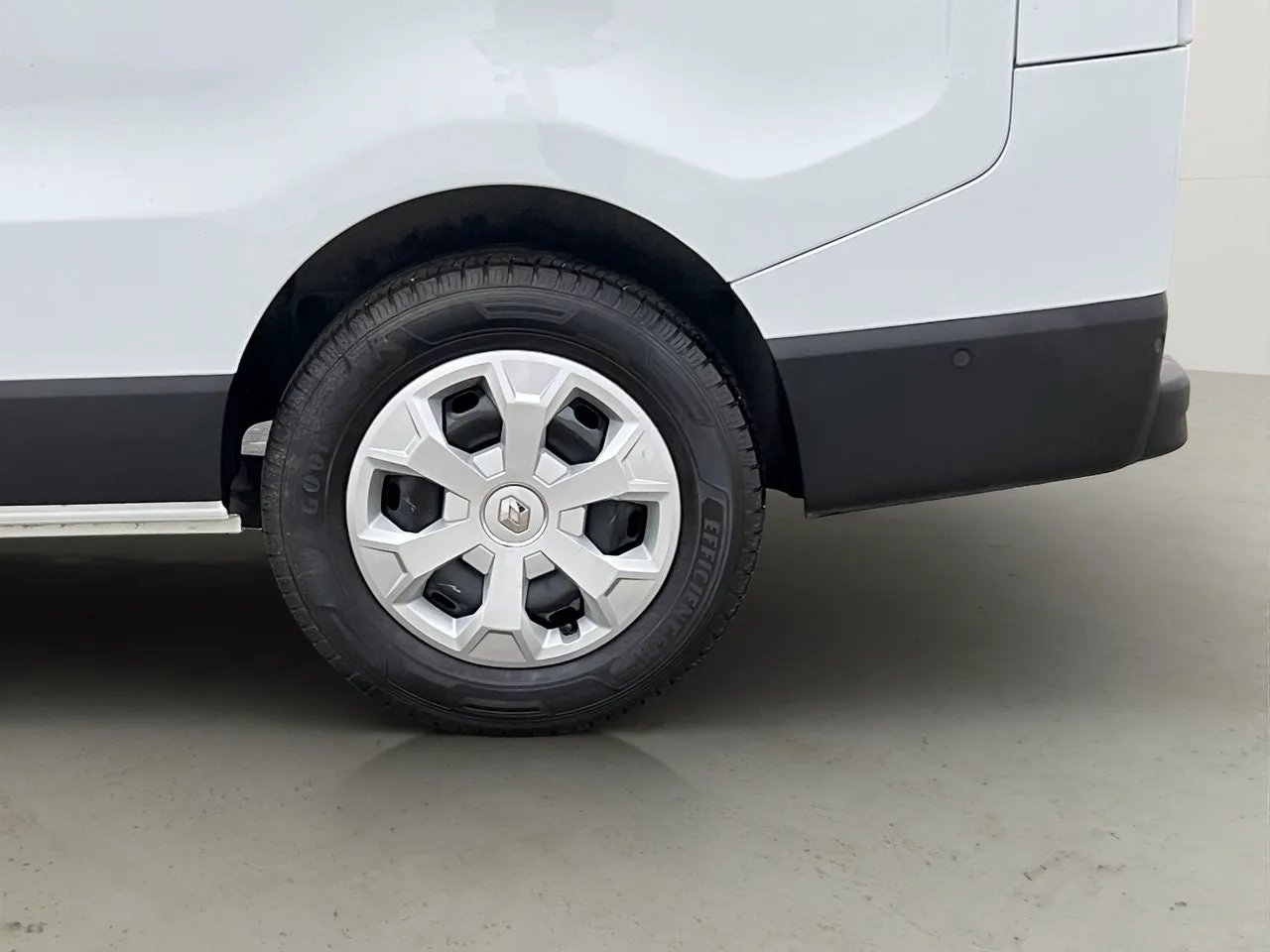 Vehicle image 28