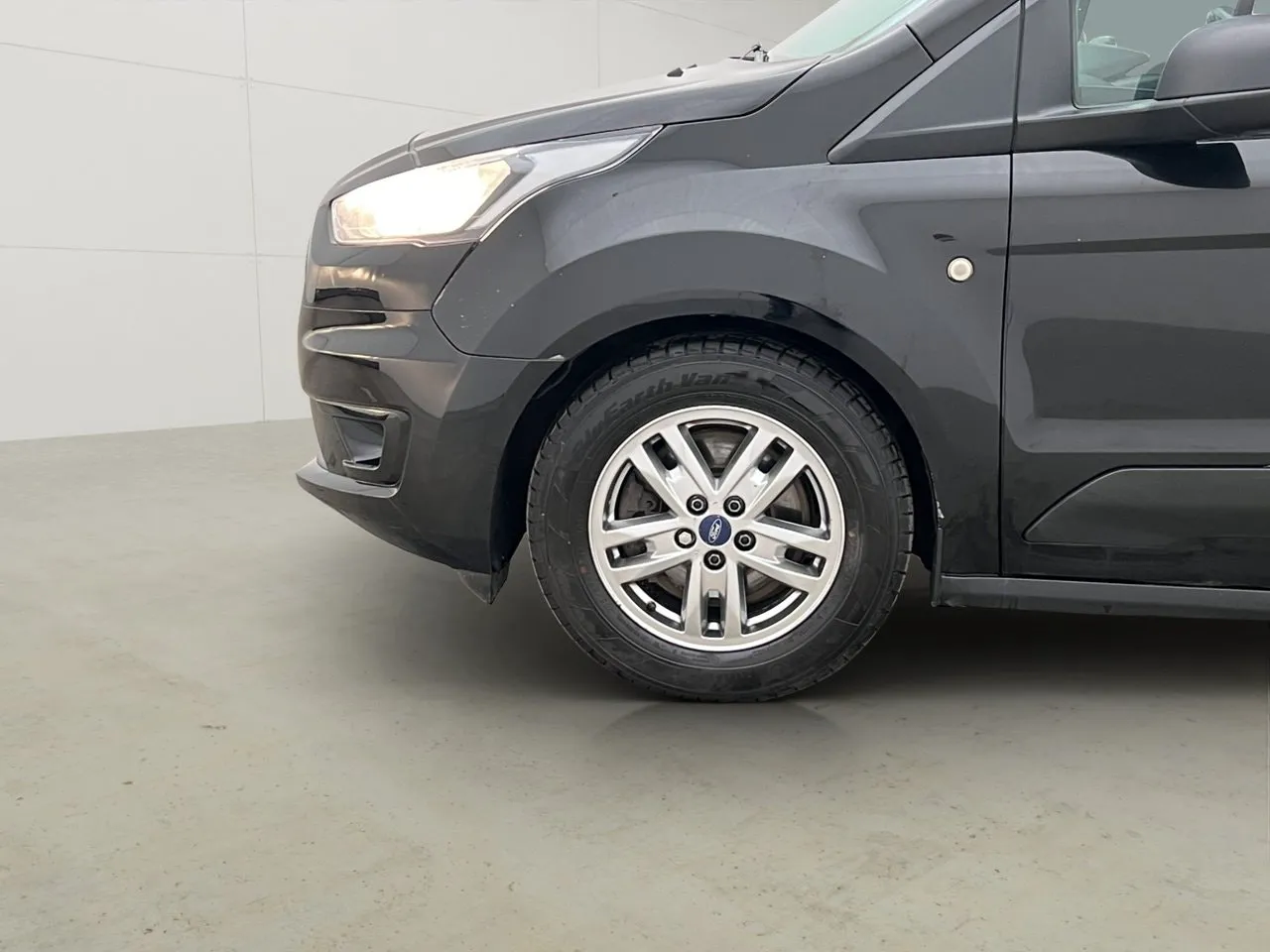 Vehicle image 27