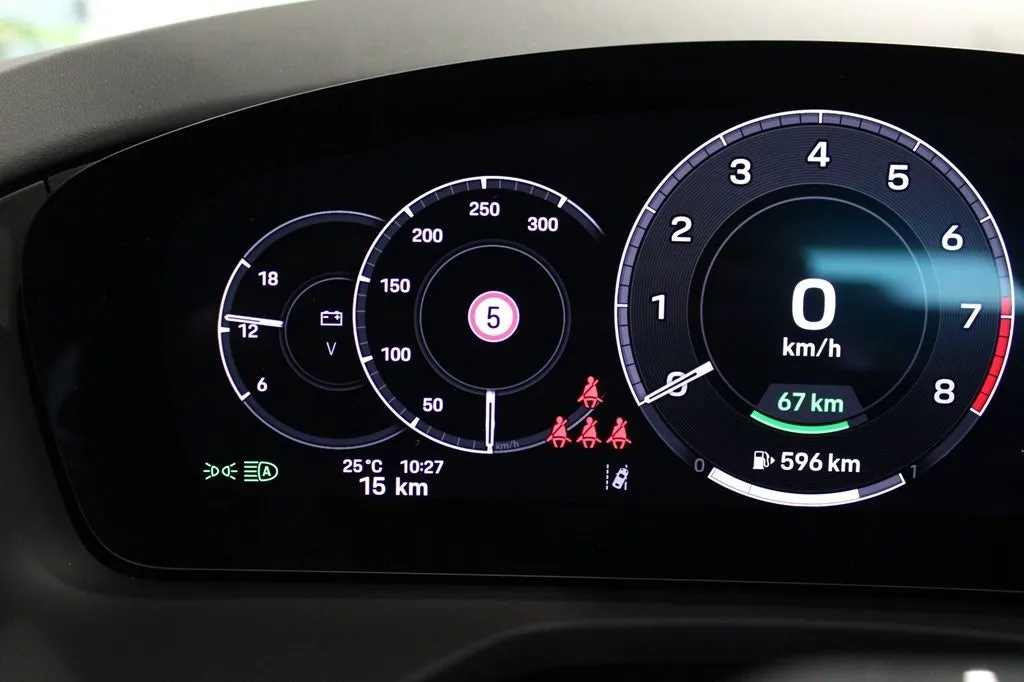 Vehicle image 18